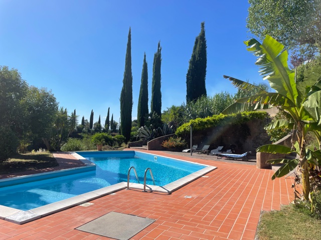 swimmingpool